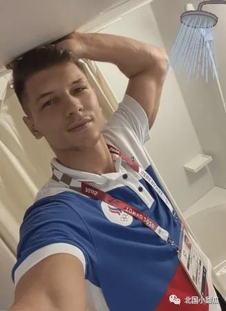 一名足金联 一名足金联