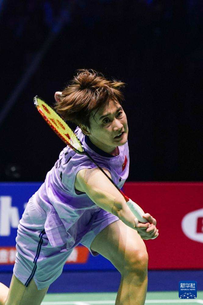 😀借助大雾3分钟连入2球，莱斯特城暂3-1女王公园巡游者.