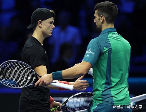 球在国际舞 球在国际舞